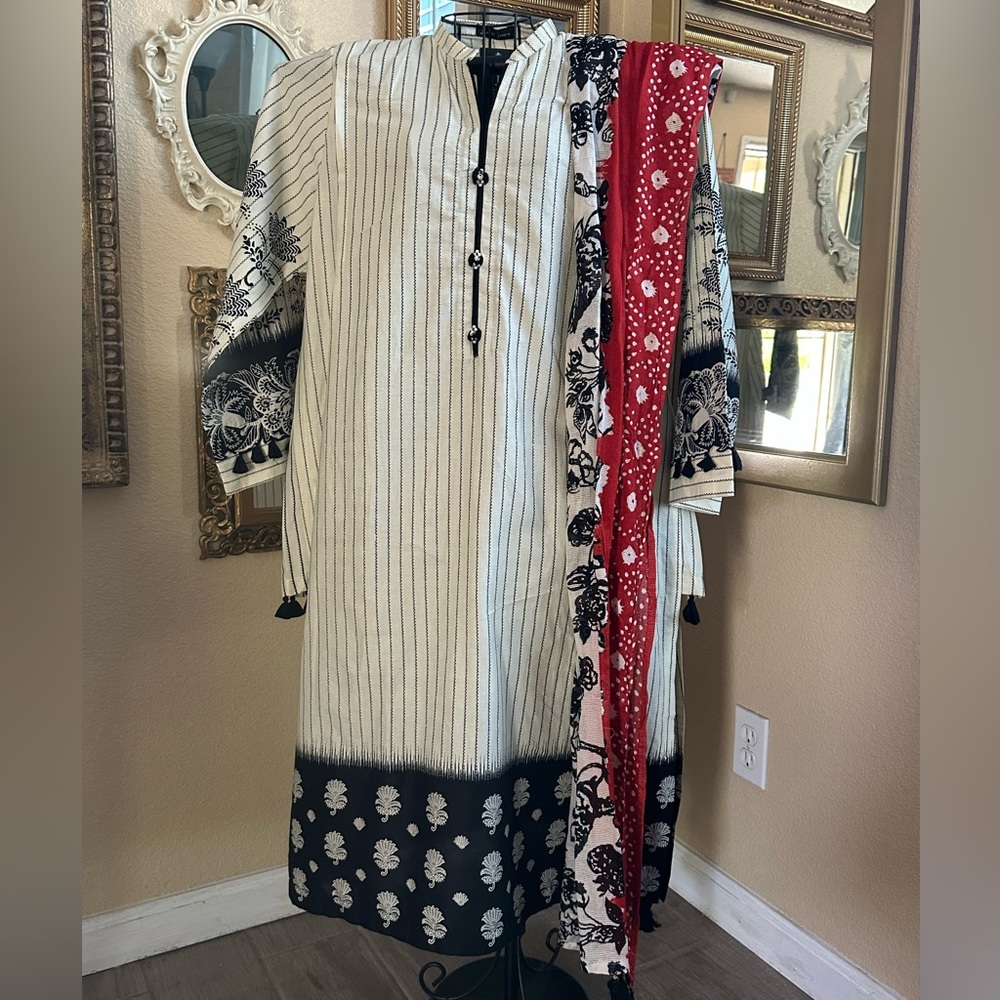 3 piece NWOT Junaid Jamshed Salwar Kameez - size Large